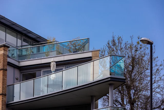Last week our lovely photographer @seanebsworthbarnes came in to take photos of our recently joined staff. He is an absolute pleasure to work with and put everyone at ease. He has also taken some wonderful photos of our beautiful properties over the years. We feel lucky to work with such talented service providers.  https://www.ebsworth.com/ 
#team #photography #blockmanagement