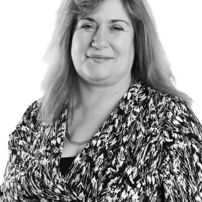 We are delighted to announce that Lisa Jenkins has been promoted to Senior Estate Manager here at Hillcrest. Since joining as Estate Manager in May 2021 she has demonstrated incredible technical knowledge and client focused project management skills and we are delighted to recognise her efforts. Well done Lisa and thank you! 👏 
Find out more about Lisa https://bit.ly/3Ercwpg 
#promotion #team #blockmanagement